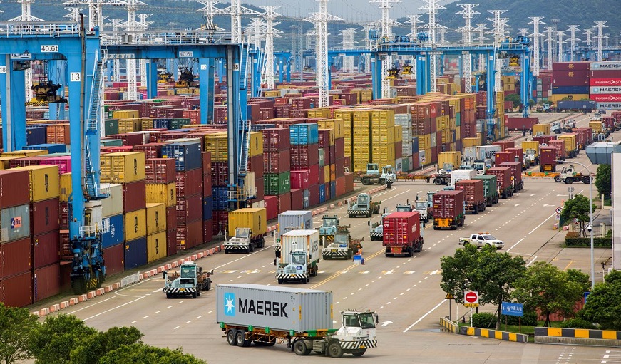 Sự gián đoạn tại các cảng biển lớn ở Trung Quốc và Mỹ góp phần đẩy cước vận chuyển quốc tế tăng kỷ lục